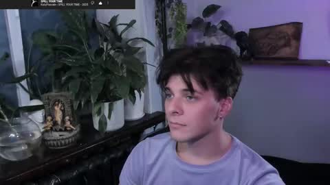 Gus online show from October 3, 8:06 pm