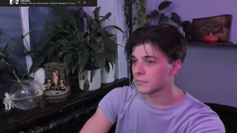 Gus online show from October 9, 5:18 pm