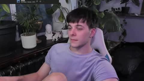 Gus online show from February 25, 7:27 pm