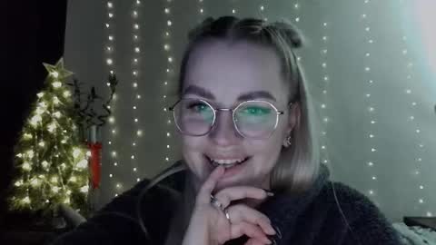 whitehex666 online show from December 22, 5:09 pm