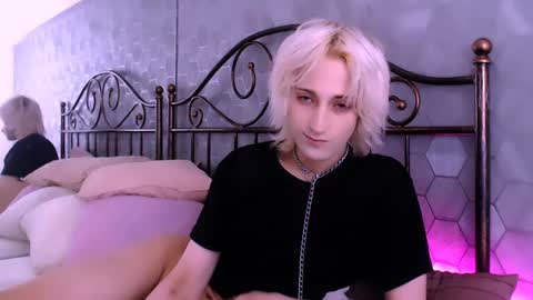 Snapshot of whitenyx chatting on September 19, 11:51 pm Nyx online show from September 19, 11:51 pm
