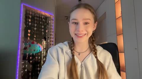 Snapshot of whoisalisa chatting on March 1, 7:30 am Alisa online show from March 1, 7:30 am