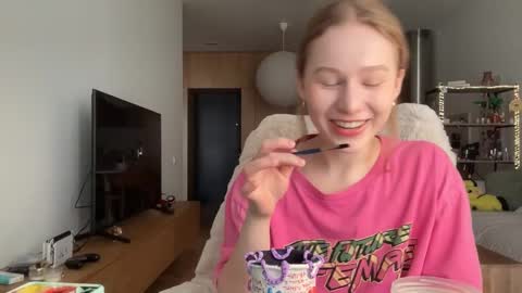 Snapshot of whoisalisa chatting on September 13, 7:55 am Alisa online show from September 13, 7:55 am