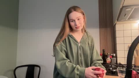 Snapshot of whoisalisa chatting on January 12, 7:00 am Alisa online show from January 12, 7:00 am