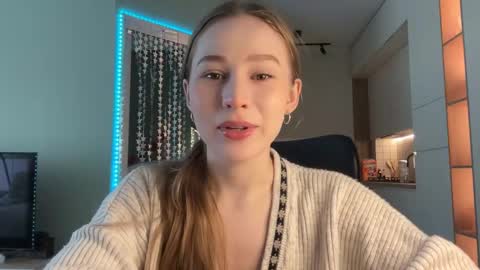 Snapshot of whoisalisa chatting on January 19, 6:42 am Alisa online show from January 19, 6:42 am