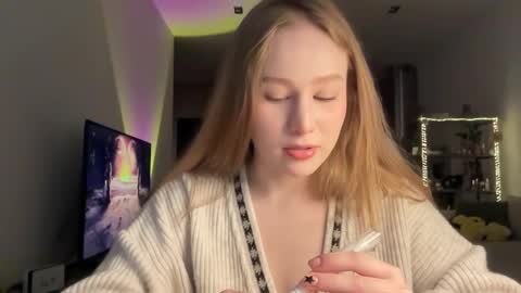 Snapshot of whoisalisa chatting on October 13, 7:21 am Alisa online show from October 13, 7:21 am