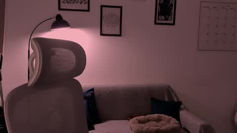 whoislulu online show from March 29, 7:04 pm