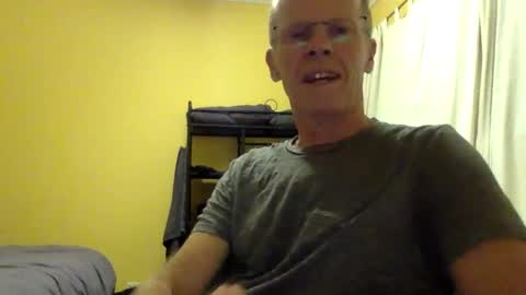 Snapshot of whynotfly1 chatting on September 15, 9:22 am whynotfly1 online show from September 15, 9:22 am