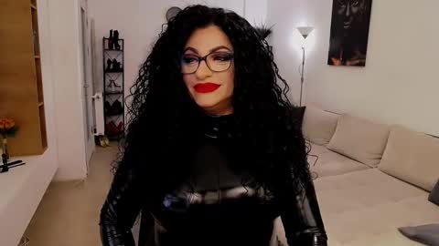 Snapshot of wicked_hilde chatting on February 28, 5:48 pm Milf Amy online show from February 28, 5:48 pm