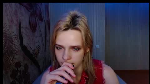 Snapshot of wicky_hey chatting on September 28, 4:43 am Victoria online show from September 28, 4:43 am