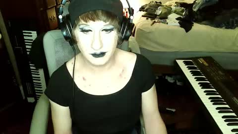 Countess of Hotdogs online show from November 20, 5:50 am