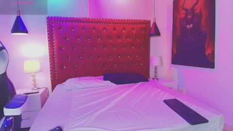 sussy online show from March 24, 12:33 pm