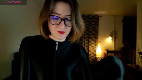 wild_peony online show from December 5, 9:45 pm