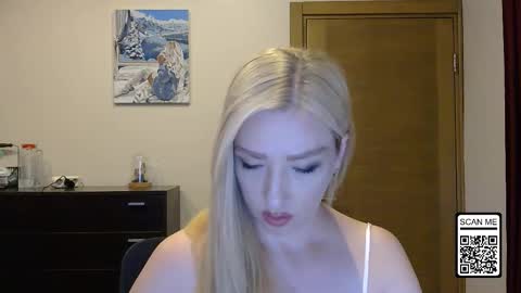 Snapshot of wild_silk_desire chatting on September 22, 1:37 pm Alina online show from September 22, 1:37 pm