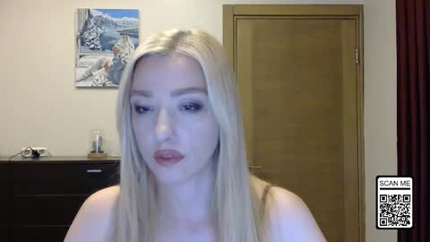 Snapshot of wild_silk_desire chatting on September 25, 1:29 pm Alina online show from September 25, 1:29 pm
