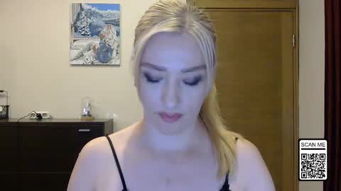 Snapshot of wild_silk_desire chatting on September 27, 4:05 pm Alina online show from September 27, 4:05 pm