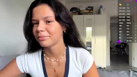 Mia online show from October 26, 3:01 pm