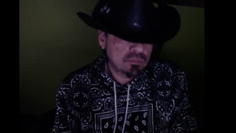 Snapshot of wildealexyz chatting on December 8, 2:03 am WildeAlex online show from December 8, 2:03 am
