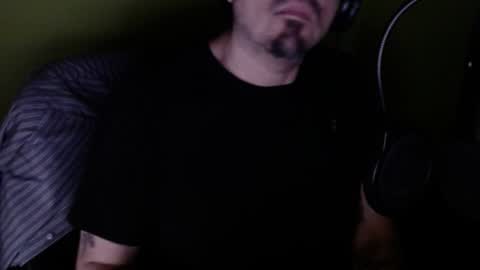 Snapshot of wildealexyz chatting on December 6, 3:46 am WildeAlex online show from December 6, 3:46 am