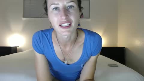 WildRose L - check my Pinned tweet if you dont see me online within 5 minutes after Ive sent email notifications online show from September 28, 2:09 am