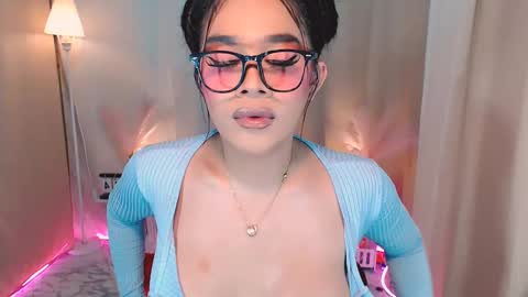 Snapshot of wildsassy0719 chatting on September 19, 8:51 am shea online show from September 19, 8:51 am