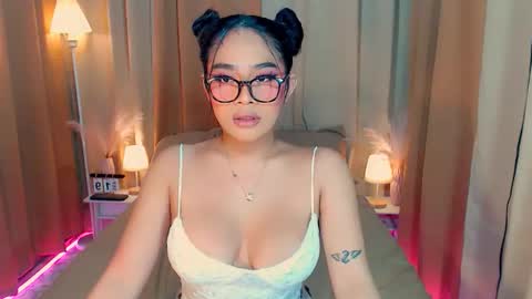 Snapshot of wildsassy0719 chatting on October 20, 1:32 am shea online show from October 20, 1:32 am