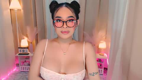 Snapshot of wildsassy0719 chatting on October 6, 12:39 am shea online show from October 6, 12:39 am