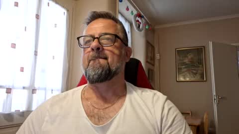 wilhelmus3 online show from July 8, 1:03 pm