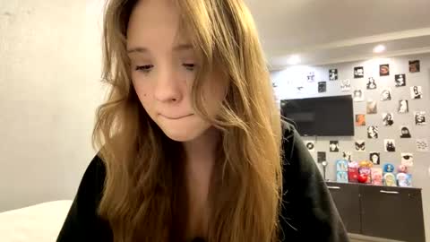 Olivia online show from March 11, 7:06 pm