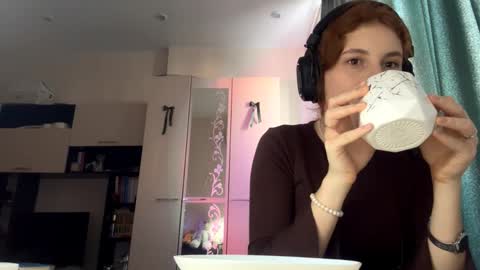 Alice online show from March 5, 1:09 pm