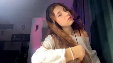 Alice online show from February 6, 2:42 pm