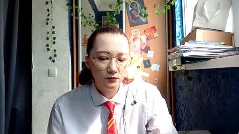 Phoebe online show from April 15, 11:13 am