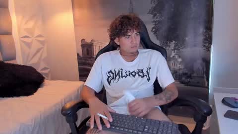 wilo__x online show from February 18, 2:16 pm