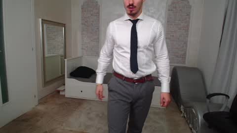 Snapshot of wilsonjules chatting on December 13, 5:32 pm WilsonJules online show from December 13, 5:32 pm