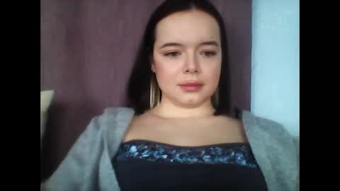 Snapshot of winter__white_rose chatting on January 8, 11:43 am Emma online show from January 8, 11:43 am