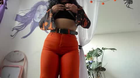     Luna Violeta  A r t i s t  online show from October 30, 7:58 pm