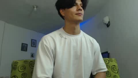 Snapshot of with_ken chatting on February 5, 12:20 am Ken online show from February 5, 12:20 am