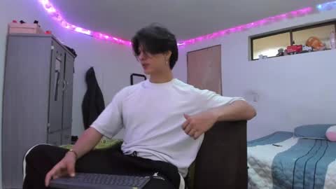 Ken online show from March 25, 3:46 am