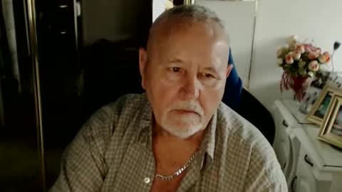 wlodek165 online show from March 31, 8:26 am