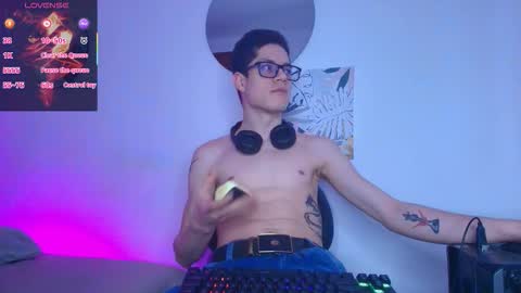  W O L F  online show from March 5, 12:03 pm