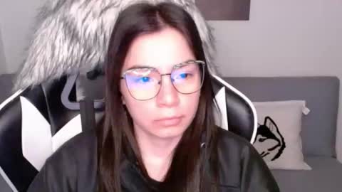 Snapshot of wolfs_daughter chatting on October 8, 2:30 am Alex online show from October 8, 2:30 am