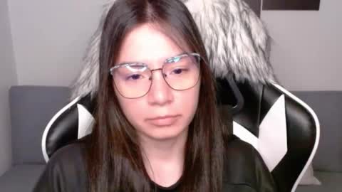 Snapshot of wolfs_daughter chatting on September 27, 3:04 am Alex online show from September 27, 3:04 am