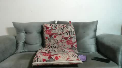 SHENIEL RODRIGUEZ online show from February 5, 2:29 am