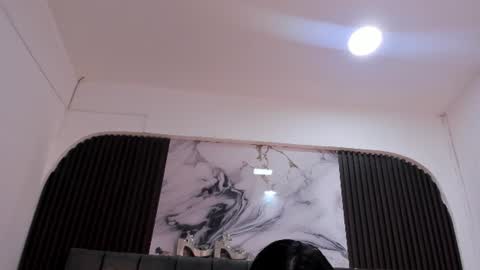 wonderkloe_ online show from June 14, 2:24 am