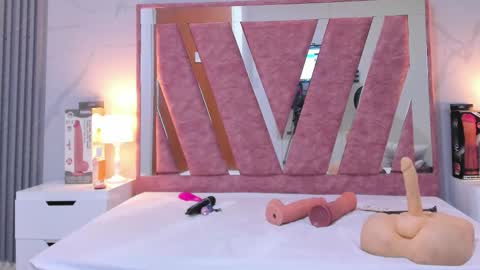 wonderkloe_ online show from February 3, 7:40 pm