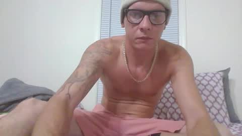 Snapshot of woodson5432 chatting on October 26, 1:39 am LongNThrobbn online show from October 26, 1:39 am