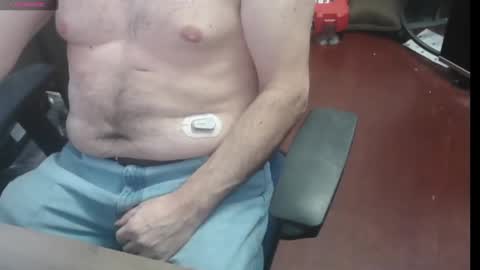 Snapshot of woodworker6473 chatting on February 5, 6:59 pm woodworker6473 online show from February 5, 6:59 pm