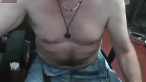 Snapshot of woodworker6473 chatting on September 21, 11:31 pm woodworker6473 online show from September 21, 11:31 pm