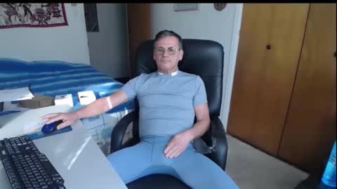 Large one  online show from November 15, 2:51 pm