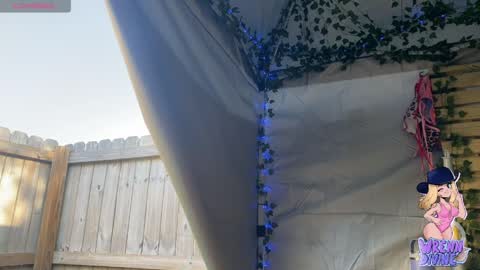 Wrenn Divine online show from April 2, 1:29 pm